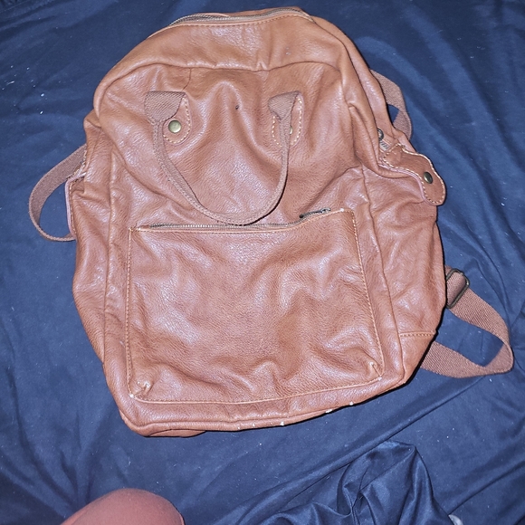 Back pack - Picture 2 of 3